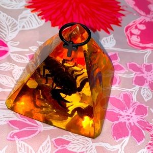 •simple• little black cross ring